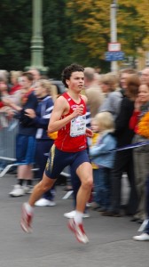 Johannes Riewe im Schlußspurt - Asics Grand 10 Berlin