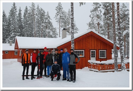 Skitrainingslager Norwegen Hemsedal - Hauptstadtläufer und Gäste vor der Hütte